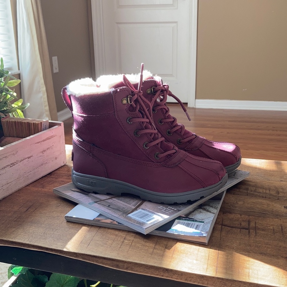 UGG Kids K LEGGARO Lace Up Boot